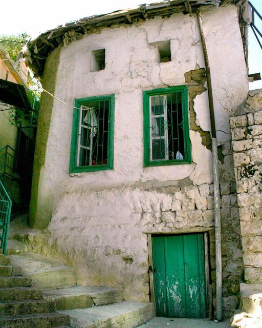 104 years old house 💛 zahle  حارةالتحتا  livelovezahleh  livelovebekaa ... (Zahlé, Lebanon)