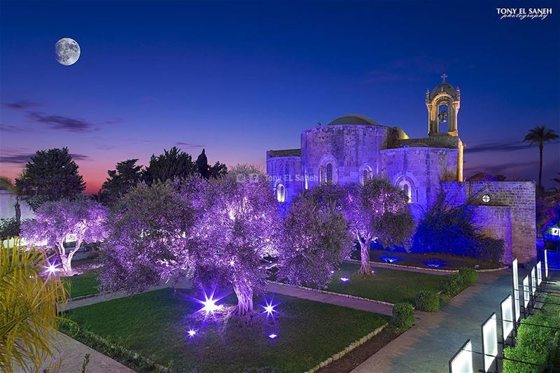  2016  lebanon  jbeil  byblos  sunset  sunrise_sunsets_aroundworld  moon ... (St Jean Marc Church, Byblos)
