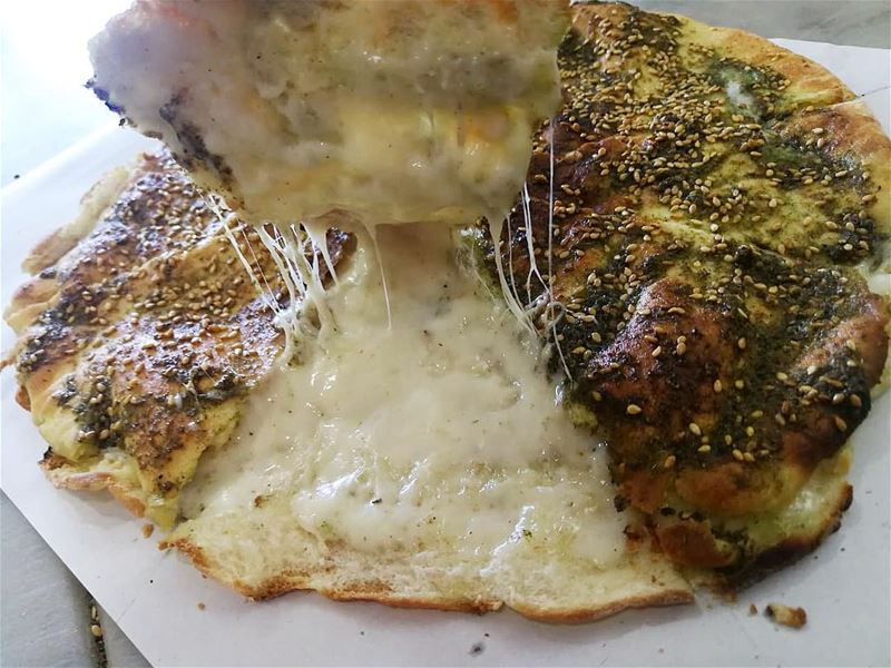 A crispy Kaaki filled with cheese and topped with Zaatar...📍rashetsomsom� (Rashet somsom - رشة سمسم)