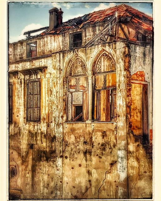 A house in ruins  house  ruins  war  memories  lebanonhouses  oldhouses ... (Spears - Hamra)
