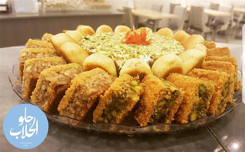 A royal plate of karabij + maddat 😍👍the yummiest and true symbol of... (Abed Ghazi Hallab Sweets)