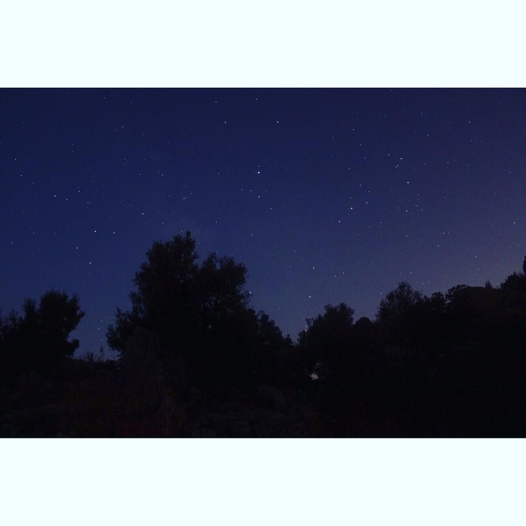 A sky full of stars 🌌🌠⭐️💫  sky  stars  meteorshower  meteora  instapic ... (Ehmej, Mont-Liban, Lebanon)