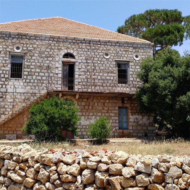 Abandoned home in the midst of a large yard peppered with olive and fig... (Marjayoûn, Al Janub, Lebanon)