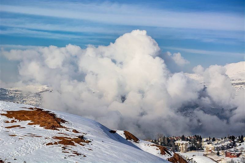 Above the clouds.. throwback to Winter 2016.Tags:  ig_lebanon... (Zaarour)
