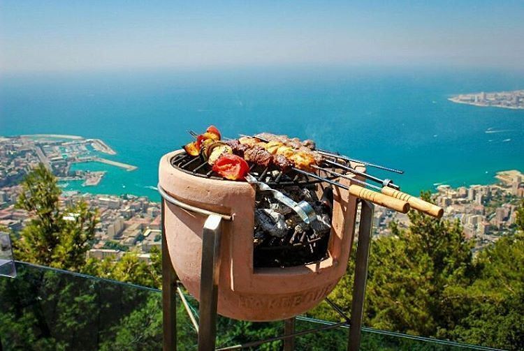 Akdeniz kıyıları pek güzel di mi ya... ❤🌲❤ Jounieh, Lebanon 🌲❤🌲 ... (Joünié)