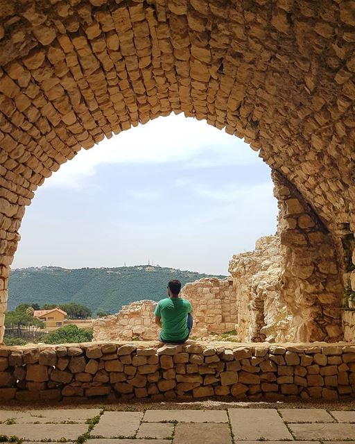 All experience is an arch, to build upon.From @livelovetours @livelovebeir (Smar Jubayl, Liban-Nord, Lebanon)