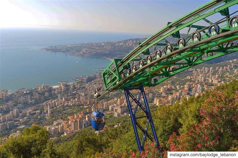  AllTheWayUp 🚡  Repost @chronicwandering・・・If you ever wanted a reason... (Harîssa, Mont-Liban, Lebanon)