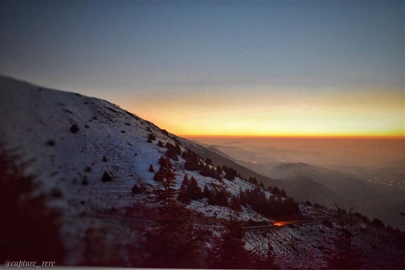 An amazing sunset from Maaser el Chouf 😃مغيب الشمس من معاصر الشوفPhoto... (Maaser El Shouf Cedar Reserve محمية ارز معاصر الشوف)