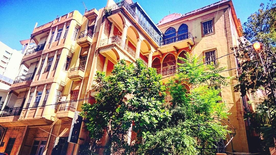 Another traditional building in ashrafiyeh - Beirut (photo taken in may) 🏘