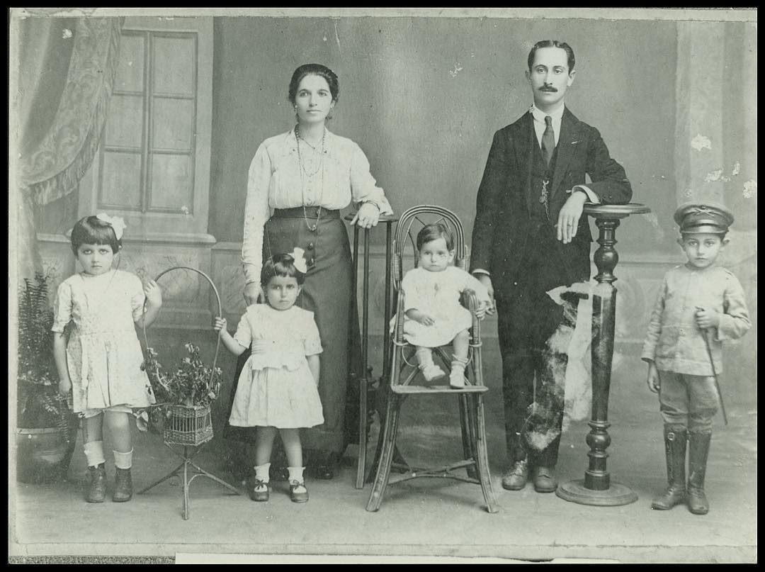 Arquivos da Diáspora: Família Libanesa no acervo do Museu da Imigração do... (Museu da Imigração)