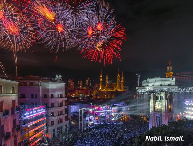 Arraste as fotos para o lado e veja como foi o maravilhoso ano novo em... (Downtown Beirut)