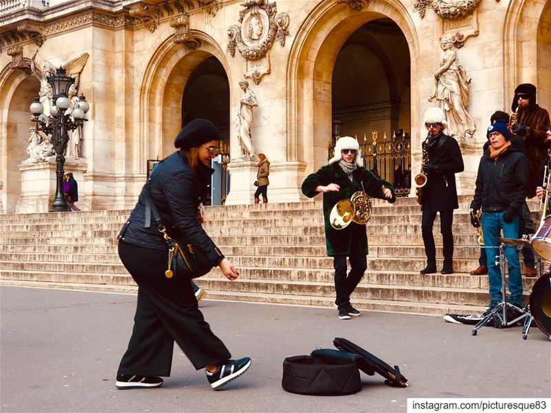 Art is how we decorate space;Music is how we decorate time..  music  love... (Place de l'Opéra)
