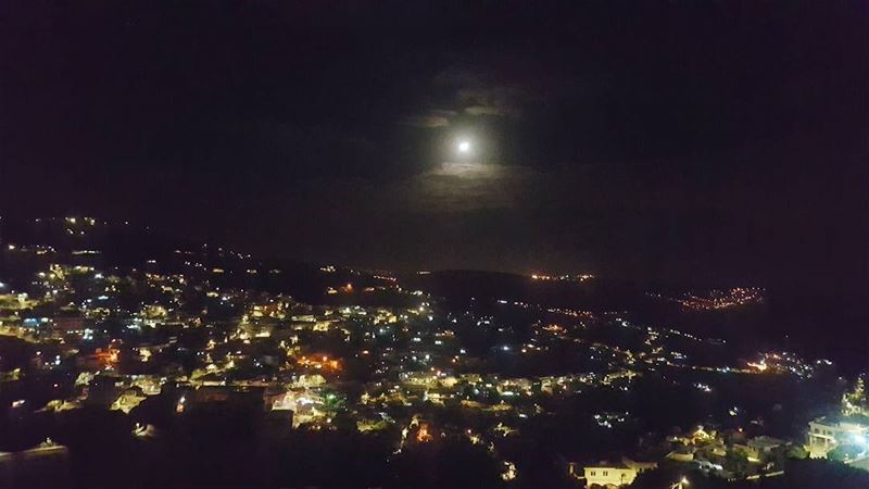  autumn  night  moonlight  moon  moonlovers  moonreflection  lebanonpics ... (Hasbaya)