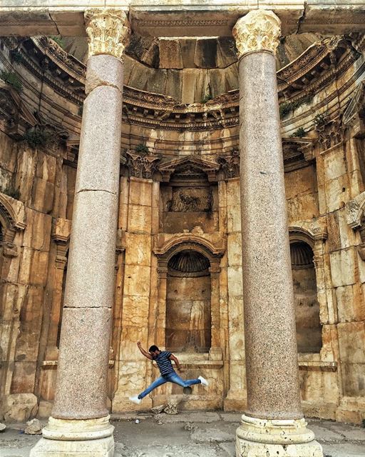 🏃🏻 ... (Baalbek , Roman Temple , Lebanon)