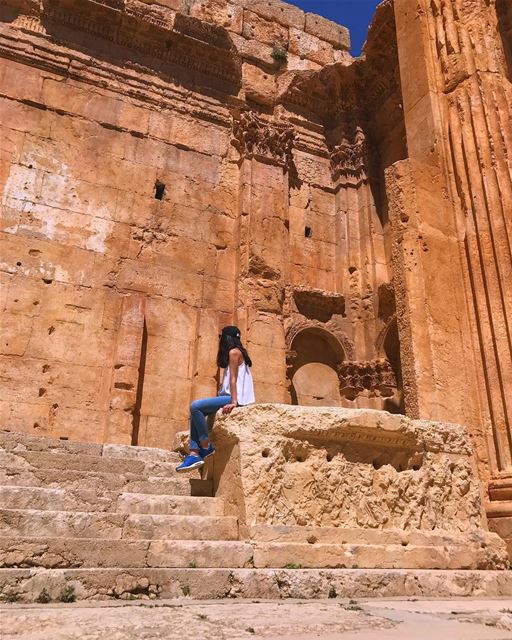 ... (Baalbek , Roman Temple , Lebanon)