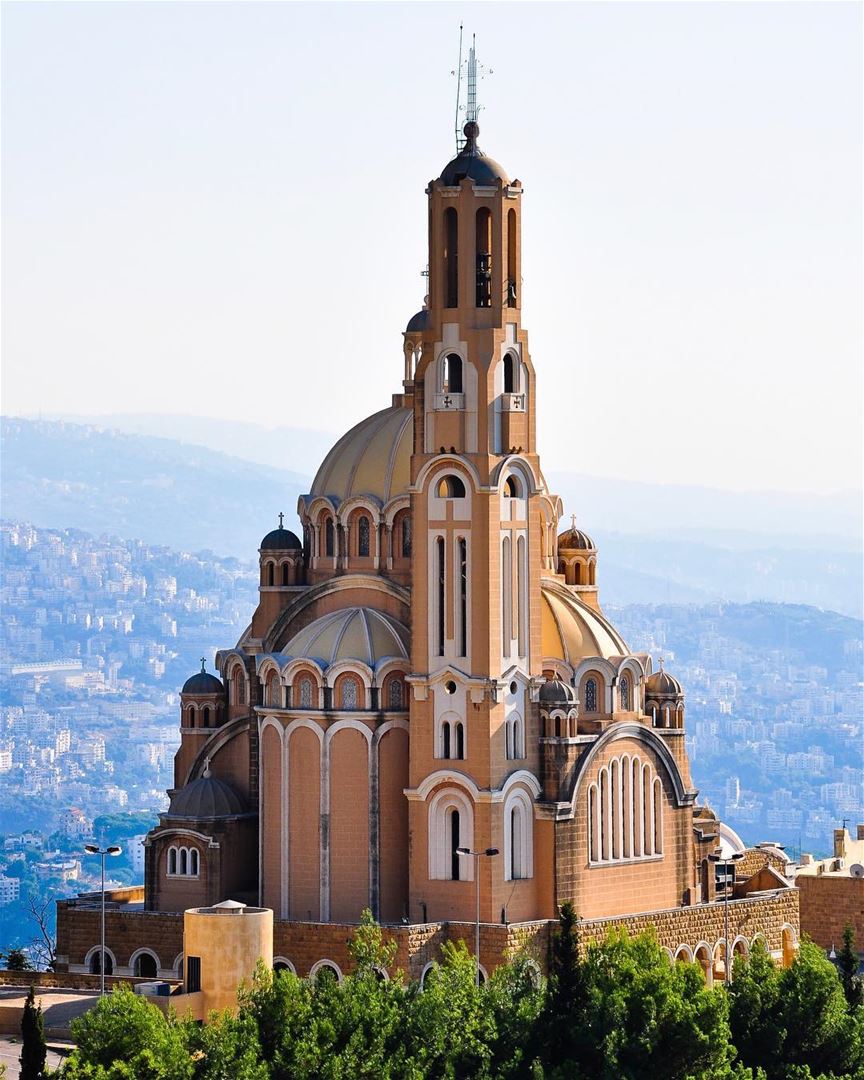 Basílica greco-católica Melquita de São Paulo, em Harissa, com seu... (Harîssa, Mont-Liban, Lebanon)