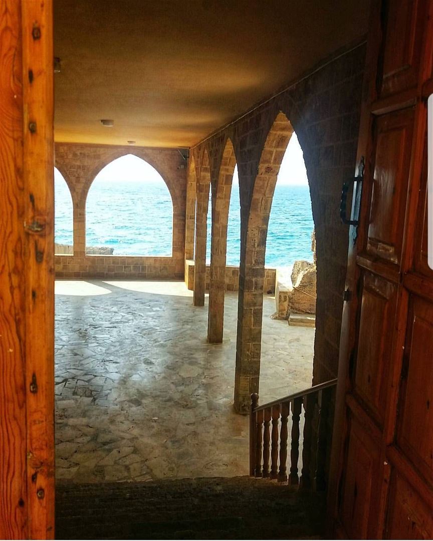  batroun  saydet_el_baher  old  church  phoenician  wall  sea ... (Batroûn)