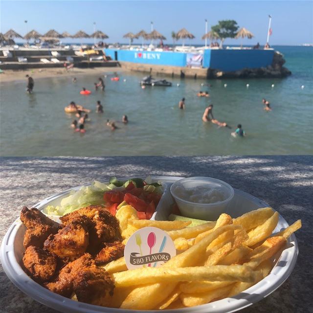 Beach day today 🏊‍♂️ and of course taouk and french fries are a must on... (Beny Beach Bar)