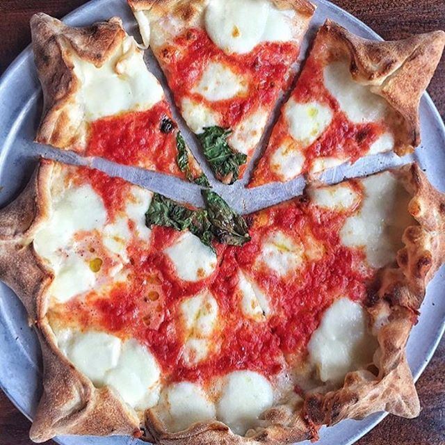 Beautiful starshaped pizza shared by @devourpower 🍕😍 lebanoneats pizza pizzaporn cheesypizza cheesy foodporn foodgasm italian instafood cuisine instapic whatsfordinner dailyfoodfeed foodblogger margherita lebanesefoodie foodie foodblog
