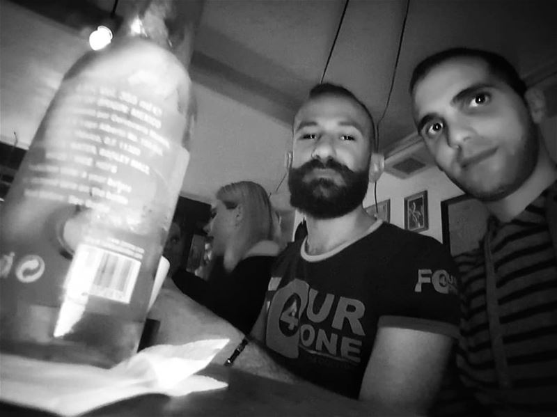 Beer 🍻 with mi amigo amigo  friends  night out  burger   beer  bearedman... (Li Beirut لبيروت)