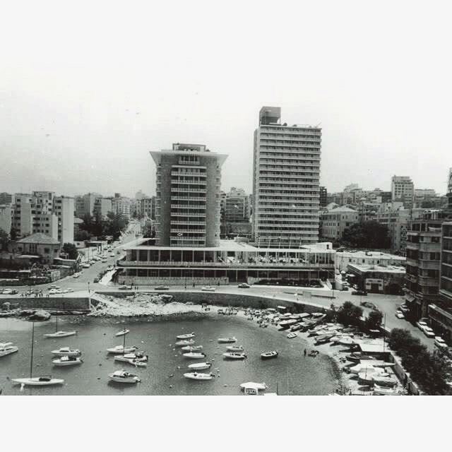 Beirut Phoenicia Hotel In 1969 .