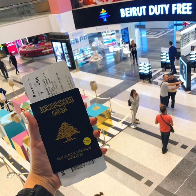 👋🏻👋🏻👋🏻👋🏻👋🏻 (Beirut–Rafic Hariri International Airport)