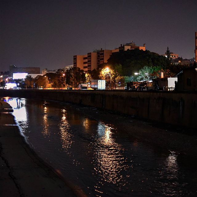 Beirut river by night lebanon  beirut  beirutriver  whatsuplebanon ... (Naher)