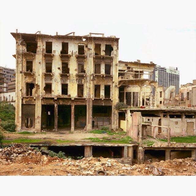 Beirut  Royal Hotel After The Civil War - 1991 .