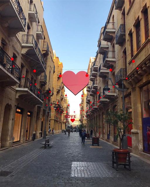 Beirute está pronta para o Valentine's Day ❤ Foto de Giuliano Chaddoud @cha (Downtown Beirut)