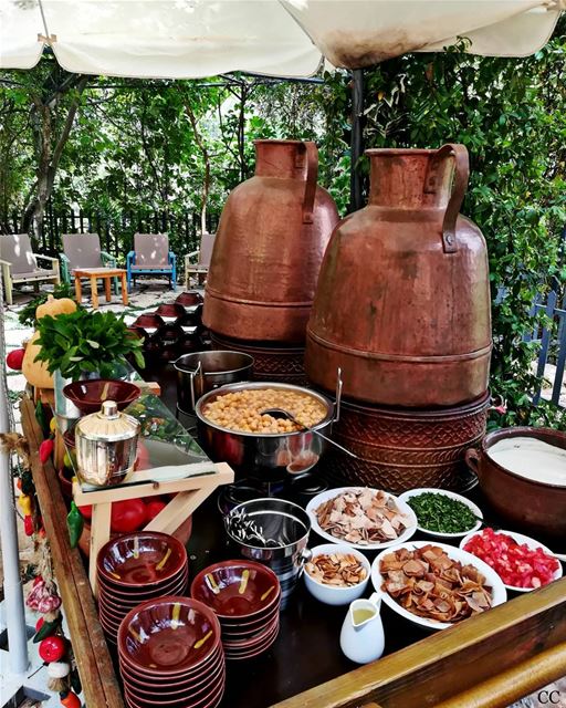  beitelqamar  chouf  lebanon  traditional  lebanese  food  foul  fatte ...