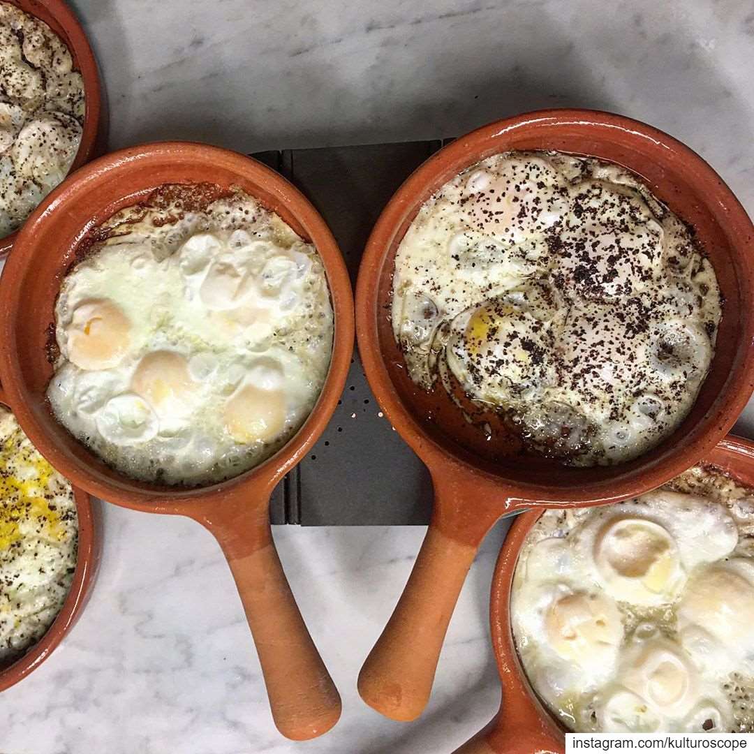 Best eggs are made in an authentic “fakhara” (lebanese pottery). Put a... (Ashghalouna)