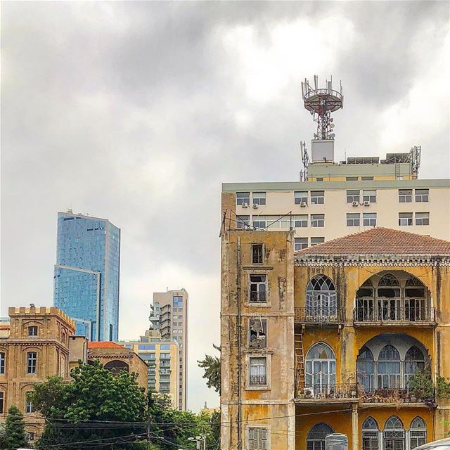 Both sides of the story::::::::::::::::::::::::::::::::::::::::::::::::::: (Beirut, Lebanon)