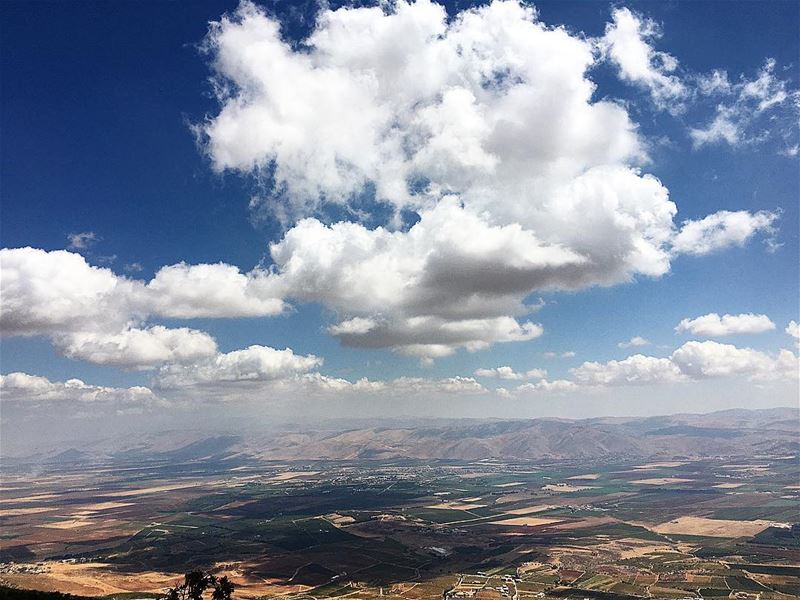 BRE🔺THE  westbekaa  edgeof  baroukmountain  breathe  clouds  reflection ... (Barouk Mountain)