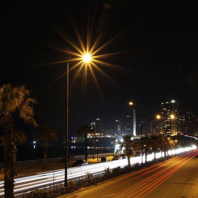 Busy highway.... lighting highway painting lightpainting longexposure... (Ramlet El Bayda)