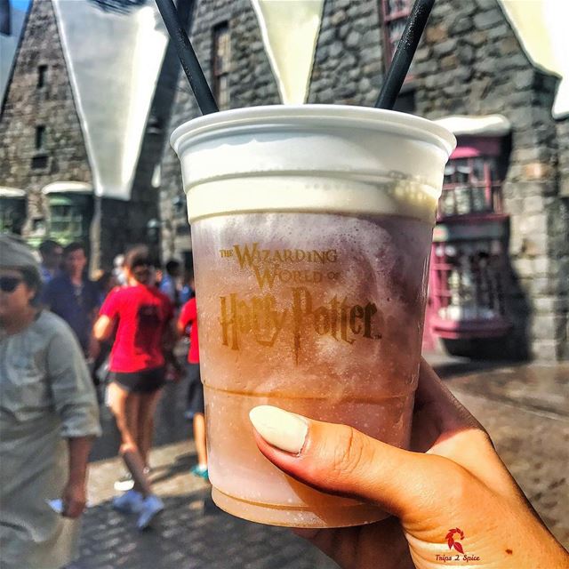 BUTTERBEER is heaven 🍺😍-------------------------📍 @unistudios .------ (The Wizarding World of Harry Potter at Universal Studios Hollywood)