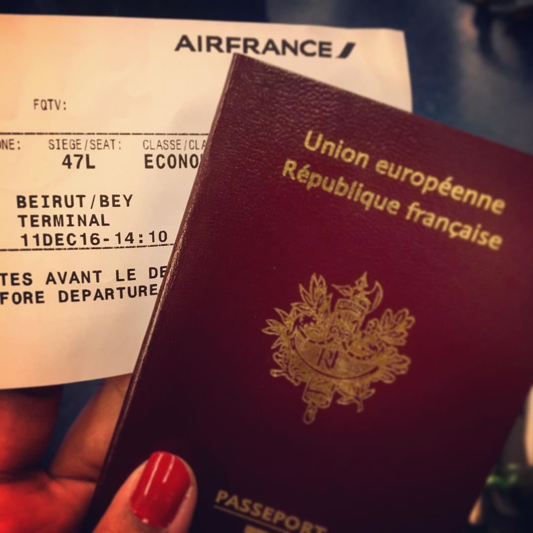 Bye bye Paris 👋🏼🇫🇷 AGAIN? Yes please 💁🏻✈️Helloooo Beirut! 🇱🇧 ... (Paris Charles-de-Gaulle Airport | Air France Lounge)