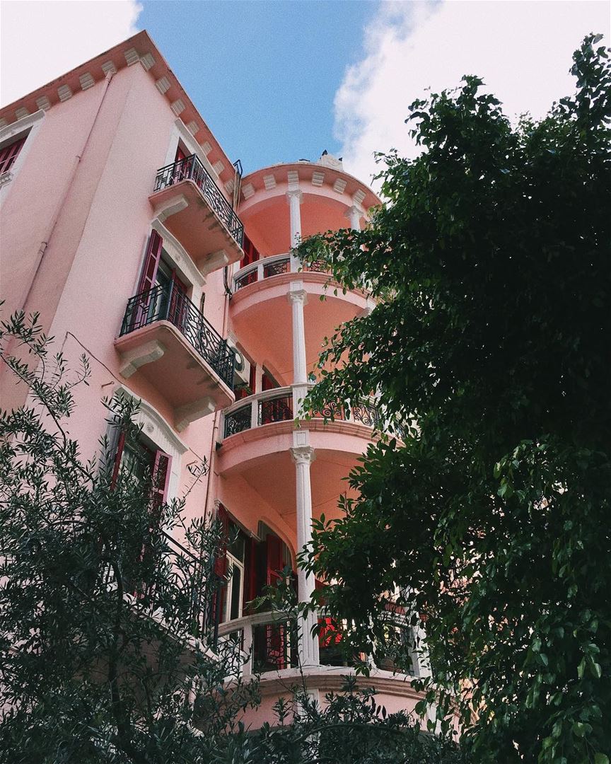 Can’t get over how pretty this building is💕 Who else loves discovering... (Achrafieh, Lebanon)