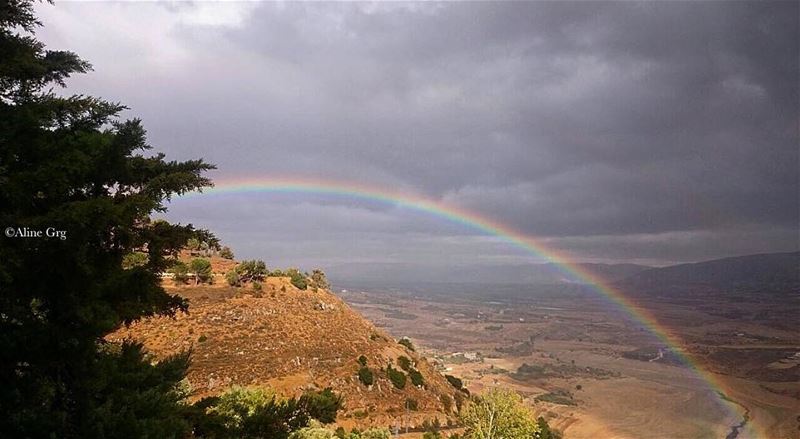 Can you spot the second Rainbow?🌈🌈 doublerainbow  rainbow  rainymood ... (Saghbîne, Béqaa, Lebanon)