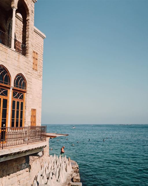 Castle at the beach. 😍 livelovebeirut  livelovelebanon  insta_lebanon ... (Tyre, Lebanon)