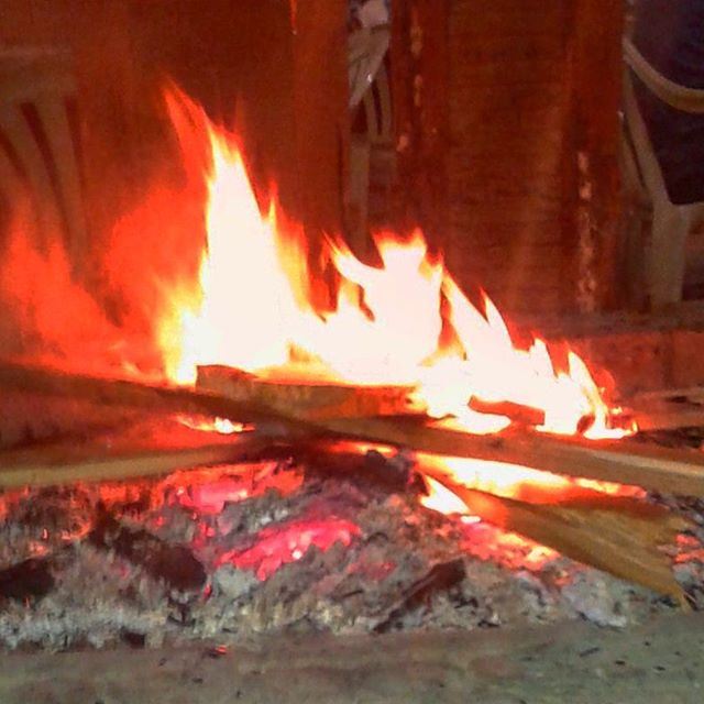 cheminee feu fire cheminy (Chehara - Jouret El Ballout)