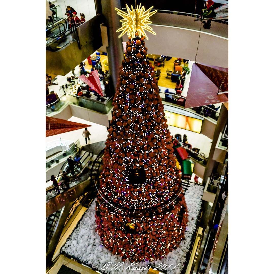  Christmas  tree  Beirut  Lebanon  ig_great_shots_me  bd_shotz ... (Habtour,Le Mall-sin el fil)