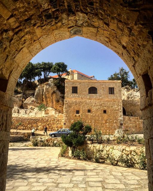 #church #monastery #arcade #peaceful  (Deir Mar Semaan-Aito)