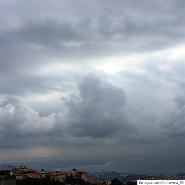  clouds  view  rain  capture  city  sea  beautiful  instalike  instapic ... (Kasrouane)