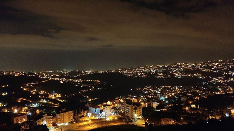 Cloudy nights ☁....... lebanon  lebanonnights  nightphotography ... (Der Mar Elias Chwaya)