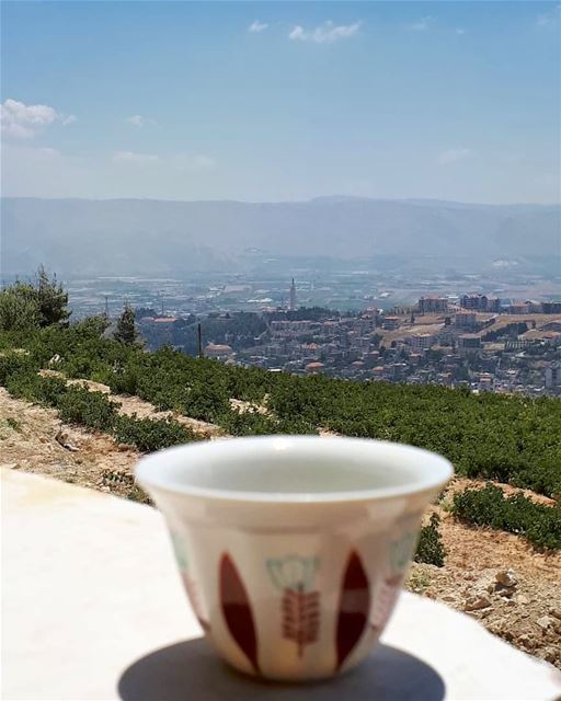 Coffee and this view is all what you needMorning igers 💙---------------- (Zahlé, Lebanon)