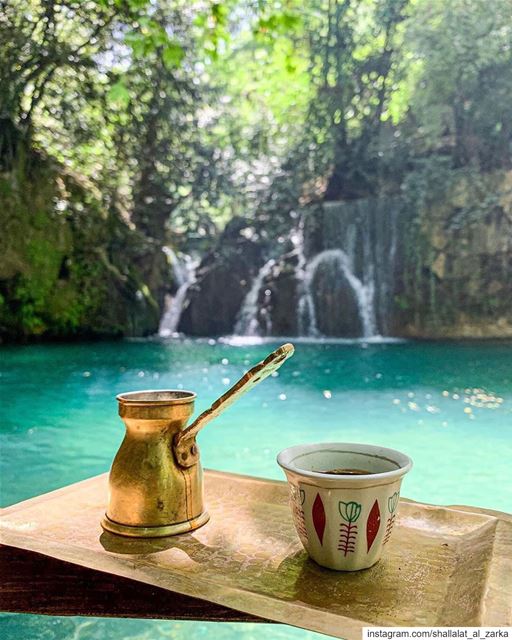 Coffee by the river 👌🏻Picture by: @nogarlicnoonions.. roadtrip ... (Baakline, Mont-Liban, Lebanon)