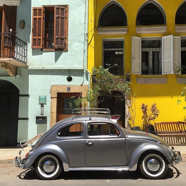 Colorful Achrafieh 💛💙 [Photo by @hibaaghazaleh] lebanonbyalocal lbl beirut achrafieh lebanon بيروت liveauthentic colorful street old car vintage beetle vw oldcar architecture (Achrafieh, Lebanon)