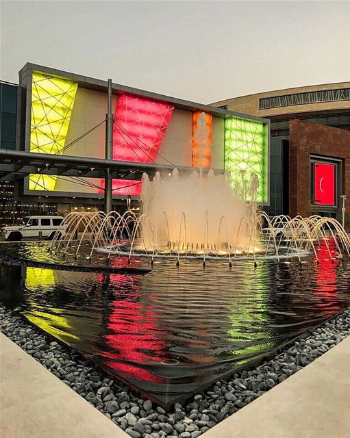 Colors speak louder than words 💛❤️💚   life livelovelaugh livelovedoha... (Mall of Qatar hotel & restaurant)