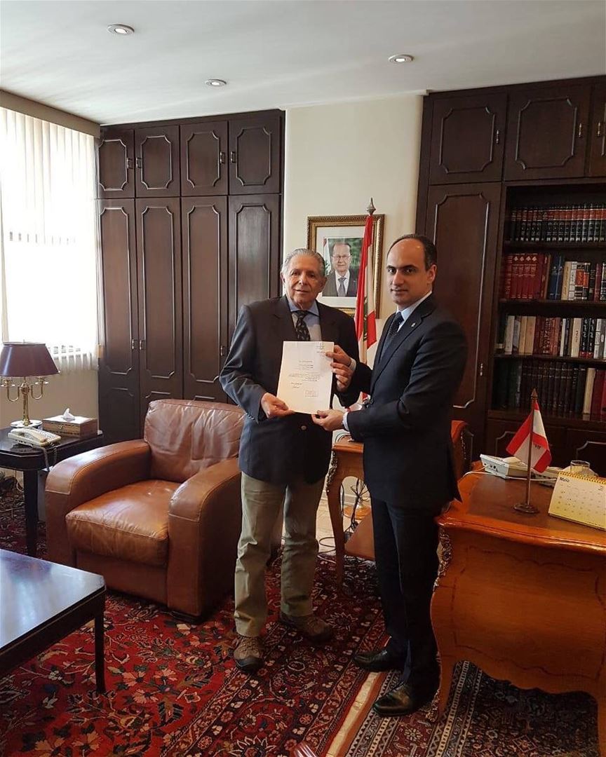 Compartilhamos esta foto do Consulado Geral do Líbano onde o Dr. Antônio... (Consulado Geral do Líbano)