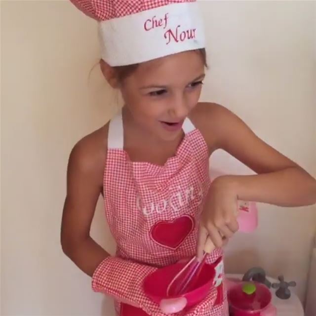 Cooking ❤️ Meet our top chef 👩🏻‍🍳 Write it on fabric by nid d'abeille ...